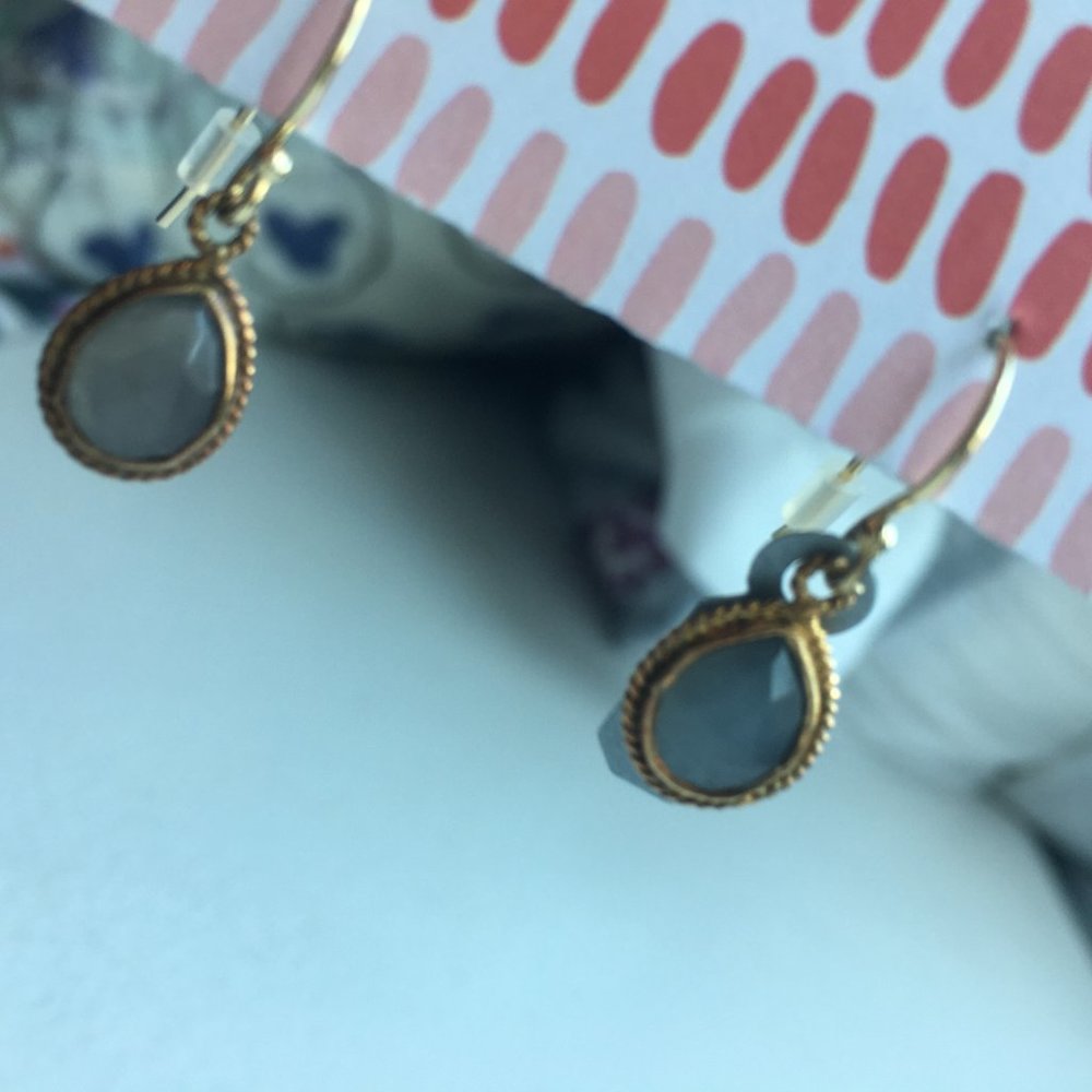 quartz earnings in gold-brass